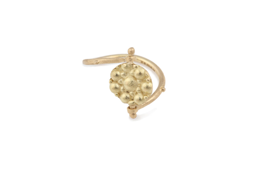 Ama Dablam 18ct gold rotating ring with diamond