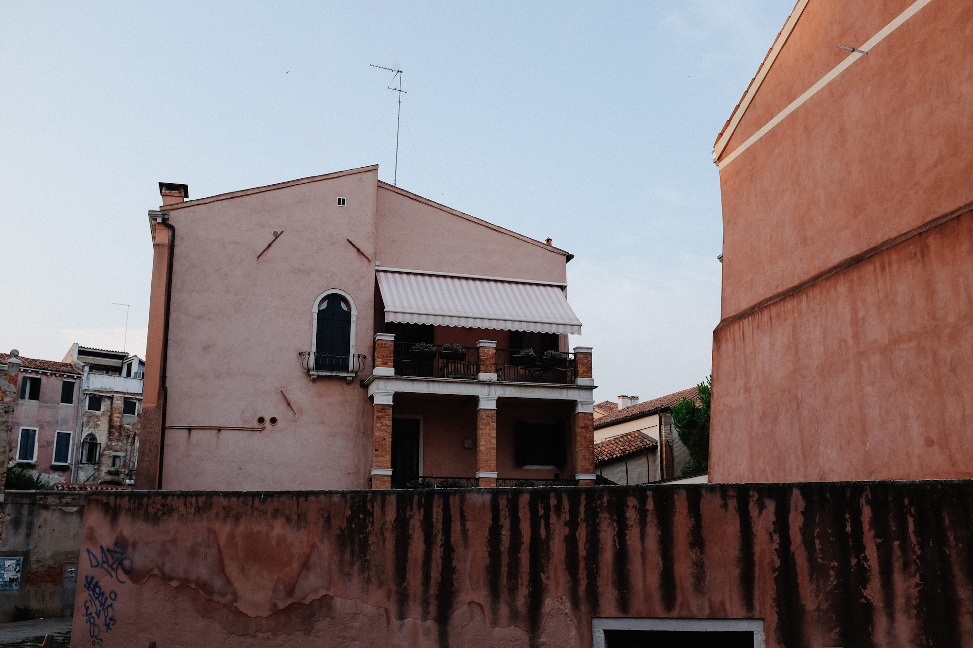 dovile b. venice colours inspiration